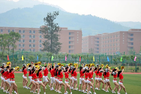 成都五月花高級技工學校學生風采
