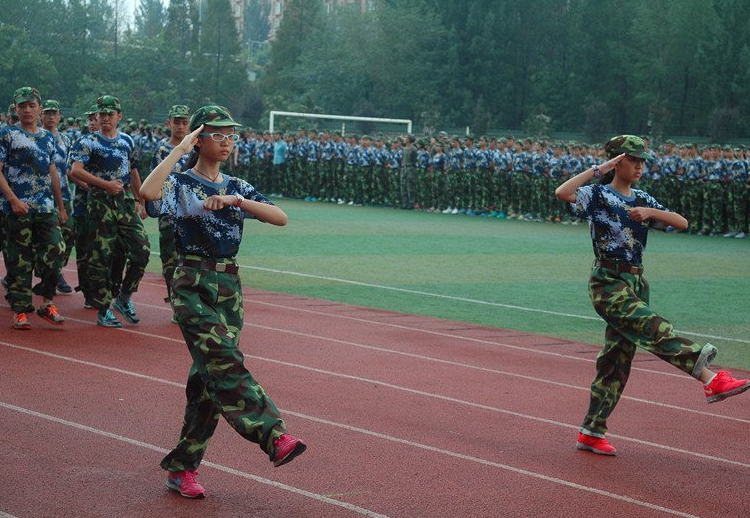 成都石室中學學生軍訓
