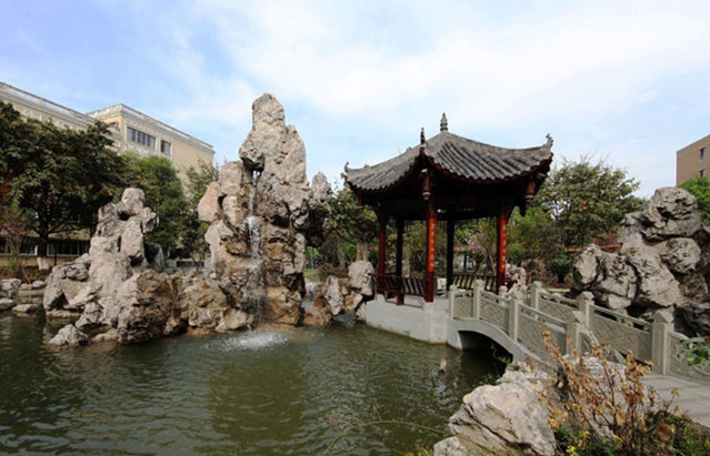 成都外國(guó)語(yǔ)學(xué)校校園風(fēng)景