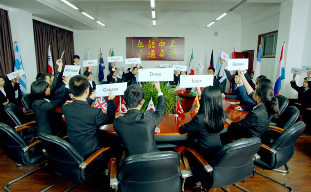 成都外國(guó)語學(xué)校學(xué)生在學(xué)習(xí)英語