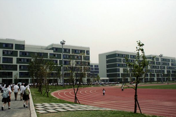 成都市實驗外國語學(xué)校校園一角