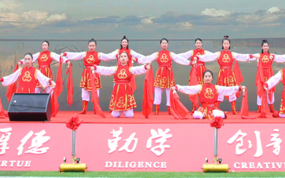 成都市實(shí)驗(yàn)外國語學(xué)校學(xué)生表演活動(dòng)
