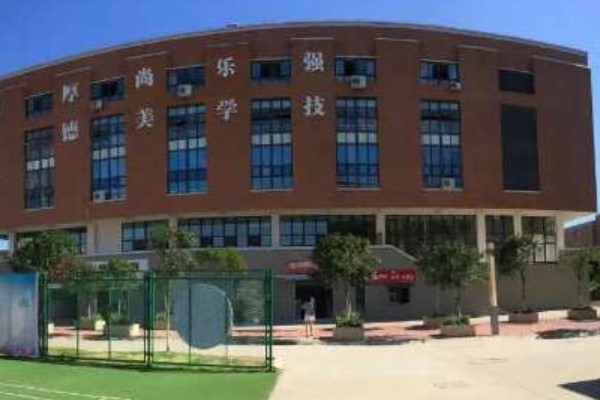 成都五月花高級技工學校圖書館