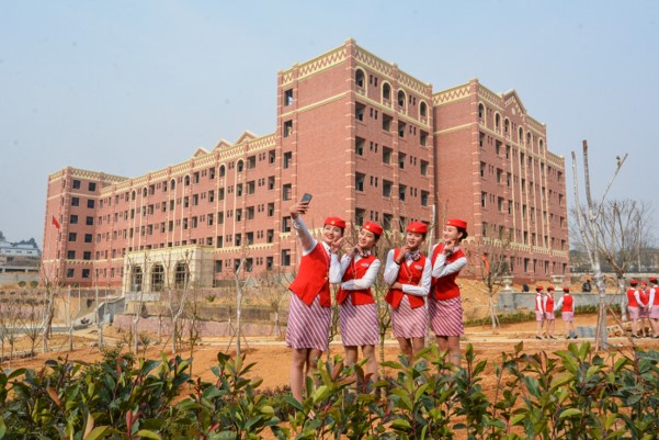 成都東星航空學(xué)校校園一角