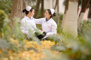 成都希望衛(wèi)校管理好不好 希望衛(wèi)校女生學(xué)什么專業(yè)好