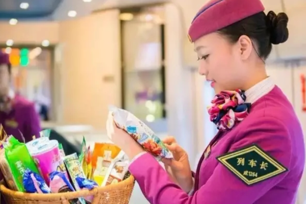 成都東星航空學校高鐵乘務專業(yè)學子