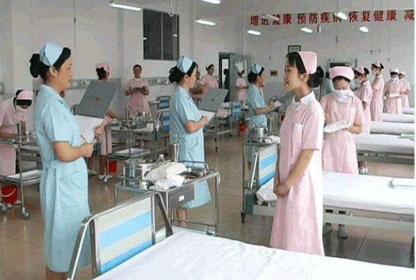 成都希望衛(wèi)校學(xué)子風(fēng)采