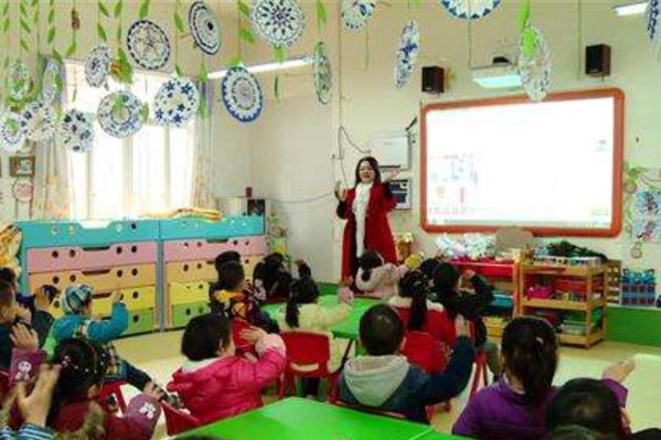 幼兒教育專業(yè)學生在上課