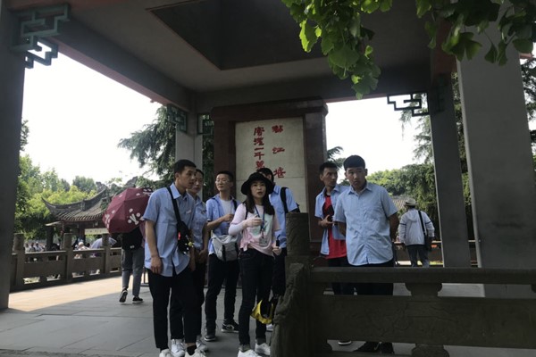 財貿(mào)職高學(xué)子風采