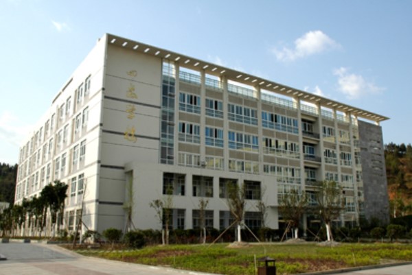 四川經(jīng)濟(jì)職業(yè)學(xué)校校園一角