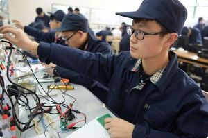 四川省希望汽車職業(yè)學院焊接技術(shù)與自動化技術(shù)專業(yè)怎么樣_成都職業(yè)中專招生簡章有哪些
