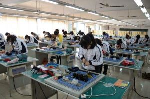 四川應(yīng)用電子技術(shù)就業(yè)崗位包含哪些_如何選擇四川職業(yè)技術(shù)學(xué)校_成都職業(yè)中專招生簡(jiǎn)章有哪些