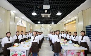 四川西點師一般月薪多少錢_成都職業(yè)技術(shù)學(xué)校有哪些選擇_四川職業(yè)技術(shù)學(xué)校的排名