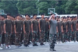 成都職業(yè)技術(shù)學(xué)校在哪里 成都希望職業(yè)學(xué)校軍訓(xùn)點(diǎn)滴來啦
