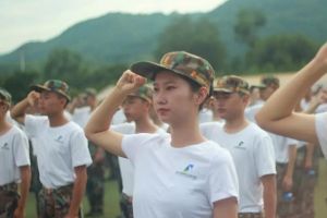 四川職業(yè)學(xué)院軍訓(xùn)進(jìn)行時(shí) 四川西南航空職業(yè)學(xué)院2019年新生軍訓(xùn)動(dòng)員大會(huì)開(kāi)訓(xùn)啦!