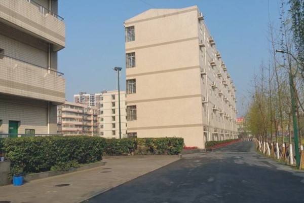 核工業(yè)成都機(jī)電學(xué)校教學(xué)樓群