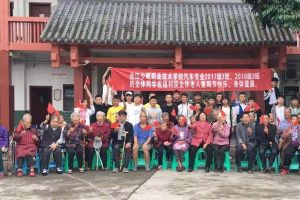 合江少岷職業(yè)技術(shù)學(xué)校師生到福利院看望慰問(wèn)老人