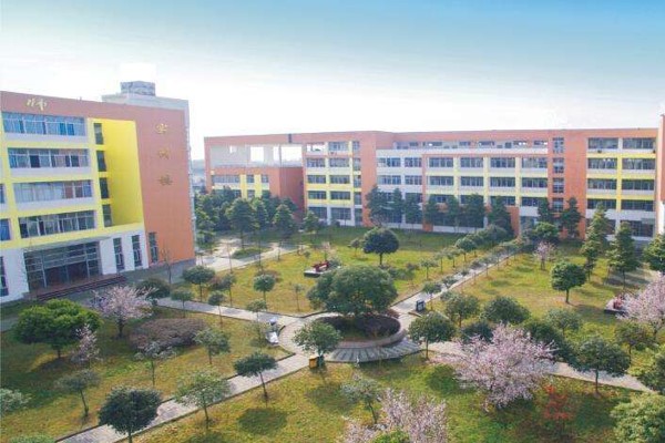 崇州市電子職業(yè)技術學校招生簡章