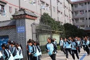 成都中職學(xué)校四川大學(xué)附設(shè)華西衛(wèi)生學(xué)校舉行消防演練活動(dòng)