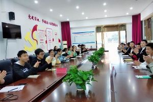 成都中專學(xué)校五月花學(xué)校召開學(xué)生座談會