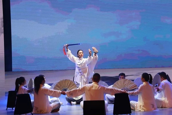 針灸學校參加七城職業(yè)教育成果展演