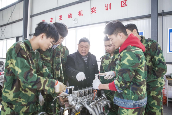 成都機電工程學校