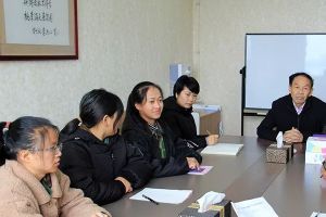 成都中專學校四川愛華學院開展愛心助學活動