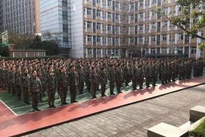 成都中專學(xué)校東星航空職業(yè)學(xué)校開展消防演練