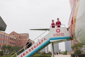 攝影師走進(jìn)成都職業(yè)學(xué)校東星航空職業(yè)學(xué)校拍航空日歷