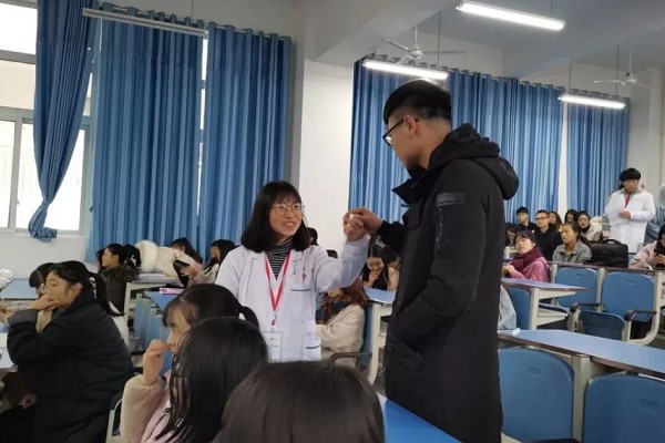 四川職業(yè)學院達州職業(yè)技術學院開展主題活動