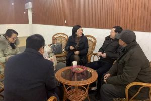 成都高中學(xué)校金堂中學(xué)迎新年座談會