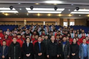 成都高中學(xué)校四川省金堂中學(xué)對口幫扶師生