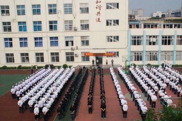 成都中職學校五月花學校堅決打贏新冠疫情阻擊戰(zhàn)