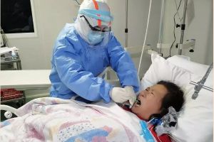 四川職業(yè)高中成都針灸學(xué)校學(xué)子們在抗疫一線