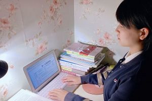 成都職業(yè)學校成都東星航空職業(yè)學校開啟網絡直播教學