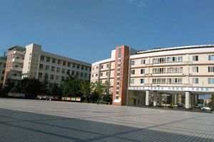 成都中專學校核工業(yè)成都機電學校開展疫情防控講座