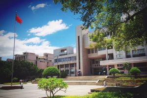 四川職業(yè)院校天府信息學(xué)院院長景志明接受百度采訪