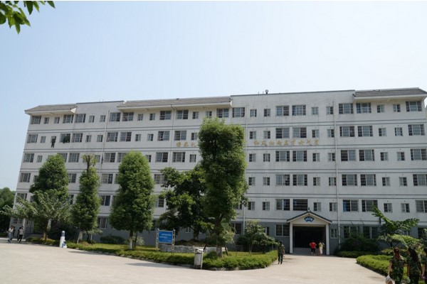 自貢職業(yè)技術(shù)學(xué)校開展扶貧檢查