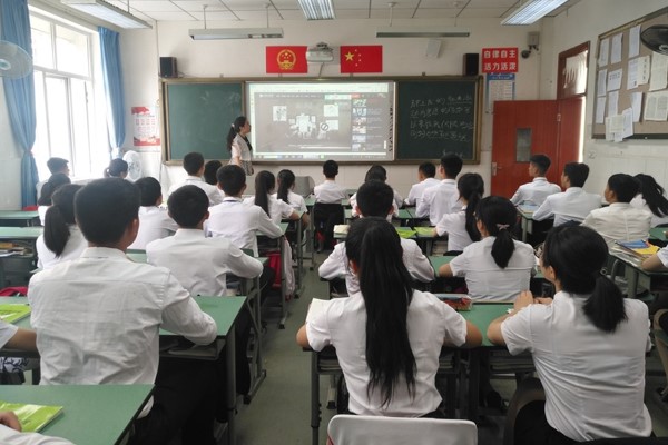成都中職學(xué)校學(xué)生