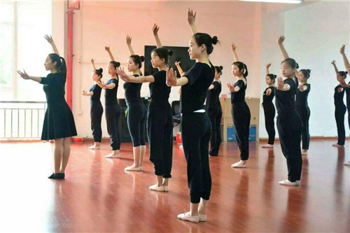 到四川五月花技師學(xué)院學(xué)幼師專業(yè)怎么樣