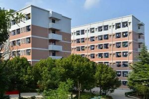 成都中專學(xué)校四川省蜀都衛(wèi)生學(xué)校完成返校