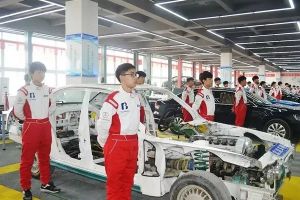 什么專業(yè)就業(yè)前景好?五月花學(xué)校推薦汽車美容專業(yè)