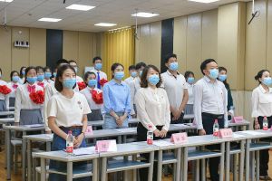 成都中專學(xué)校蜀都衛(wèi)校圓滿完成紀(jì)念五四表彰分享會