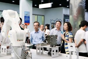 專家組到成都五月花高級技工學校檢查工作