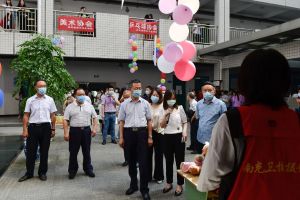 政府蒞臨四川蜀都衛(wèi)生學(xué)校調(diào)研