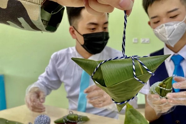西南航空學(xué)院舉行端午主題活動