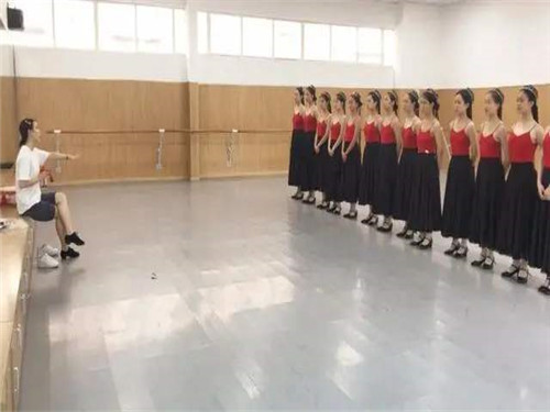 四川現(xiàn)代藝術學校音樂表演專業(yè)就業(yè)前景究竟好不好