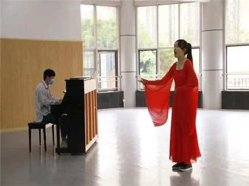 四川現代藝術學校適合女生的專業(yè)有哪些
