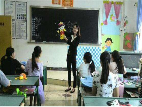 現(xiàn)在初中畢業(yè)去四川理工技師學(xué)院可以學(xué)幼師專業(yè)嗎