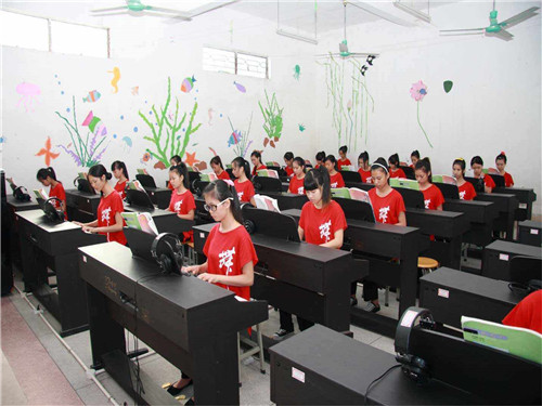 現(xiàn)在初中畢業(yè)去四川理工技師學(xué)院可以學(xué)幼師專業(yè)嗎